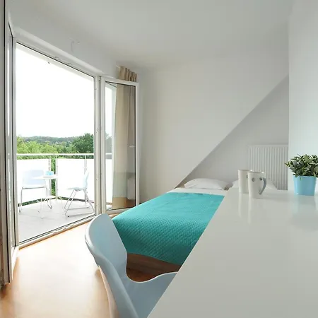 786 Albergue